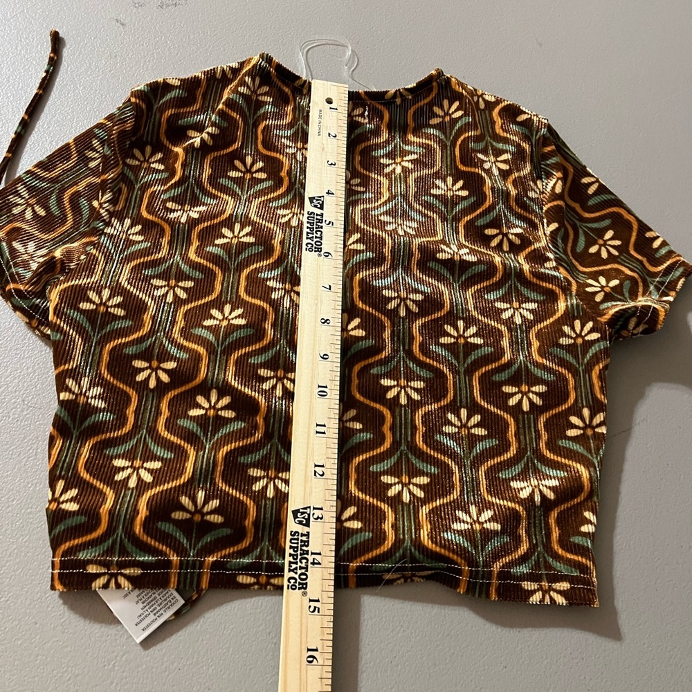Urban Outfitters Brown Green Gold Patterned Tie-Front Crop Top - Picture 3 of 7